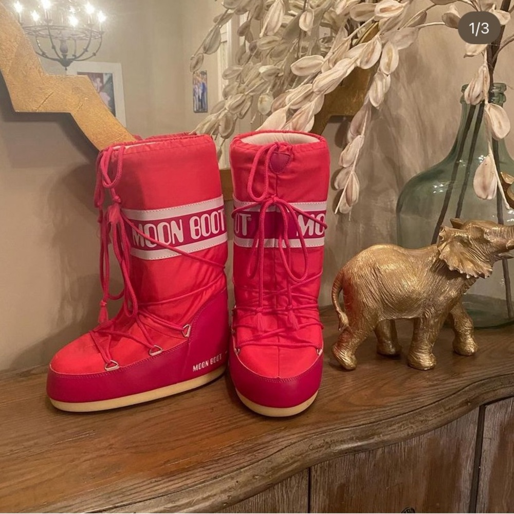 ALMOST NEW PINK MOON BOOTS